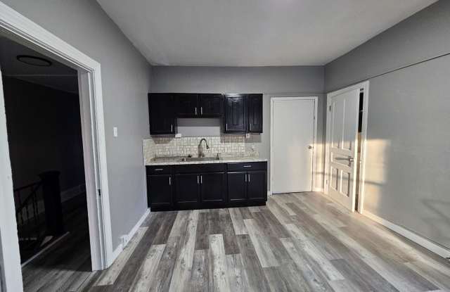 Newly updated 3 bedroom 1 bath apartment in the Northside! photos photos