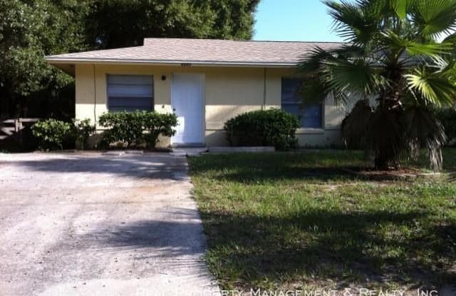 2221 Doer Ln. - 2221 Doer Lane, Paradise Heights, FL 32703