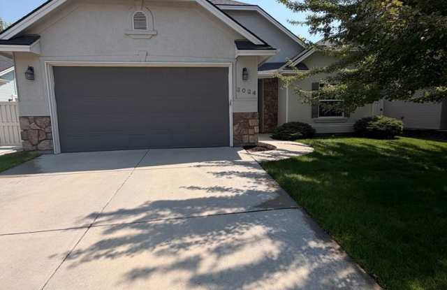 Jayden Village Sub: 4 Bedroom 2 Bath with Community Pool Ten Mile and Ustick photos photos