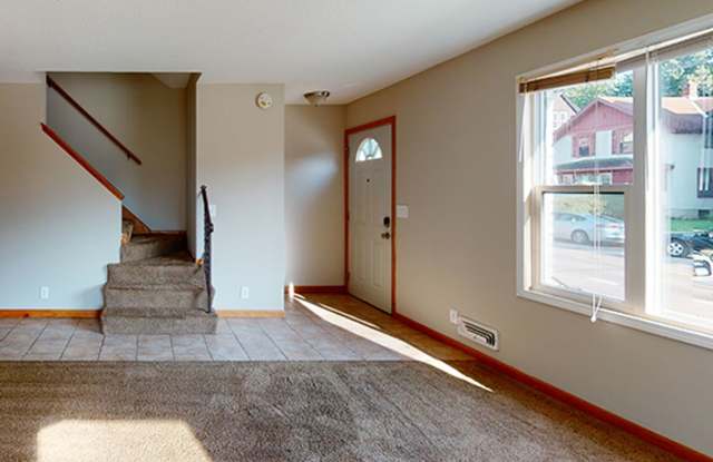 1203 Como Ave SE photos photos