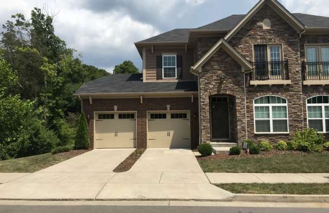 Elegant Traemoor Village Townhome - 2102 Traemoor Village Drive, Nashville, TN 37209