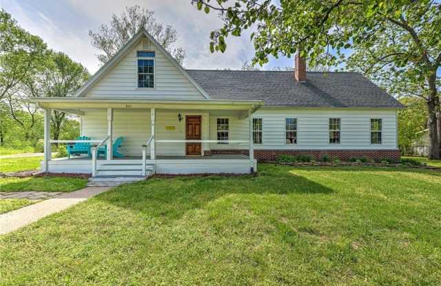 801  NW C  ST photos photos