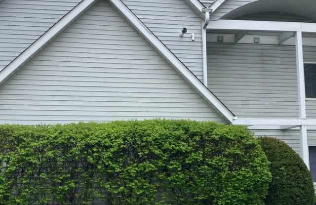 3 bedroom, 2.5 bath Condo: Gentry Quarters Complex photos photos
