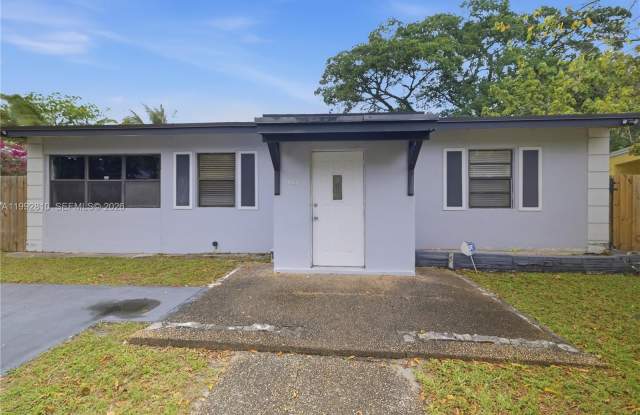 1425 NW 10th Pl photos photos