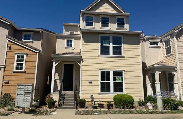 3 story newer home in great commute location photos photos