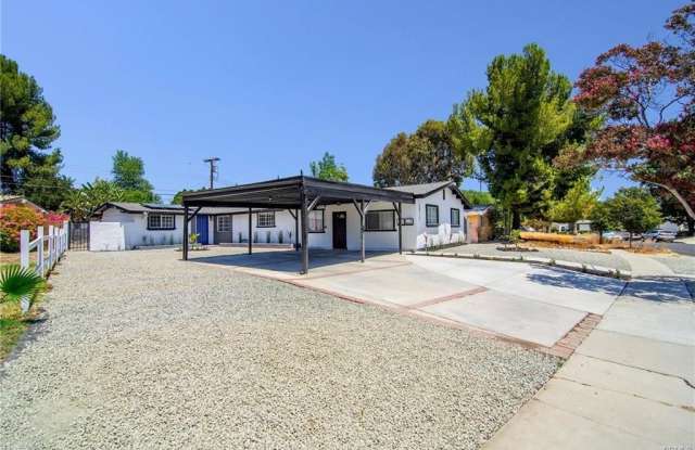 20717 Haynes Street 1/2 photos photos