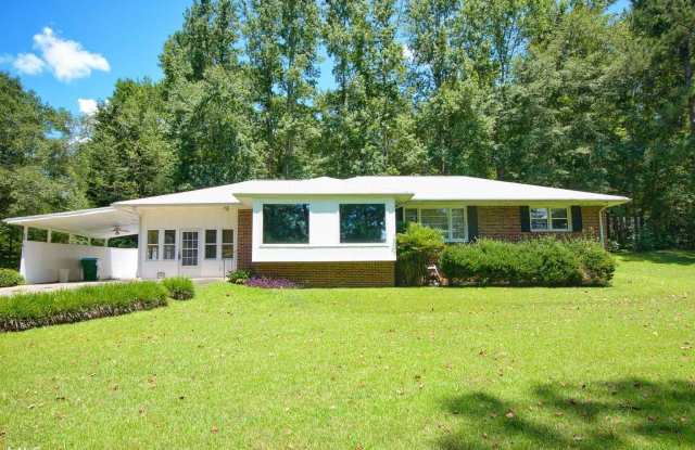 120 Matthews St - 120 Matthews Street, Temple, GA 30179