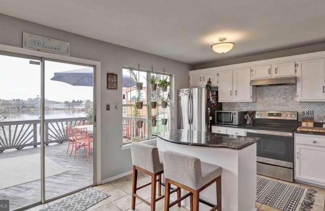 44072 FLORENCE Terrace Gallery 2