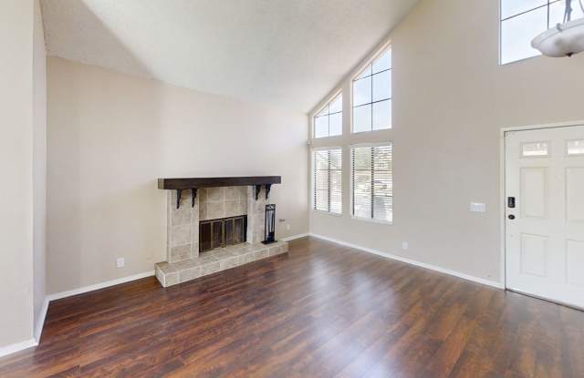 Beautiful 4 Bedroom Pool Home Gallery 4
