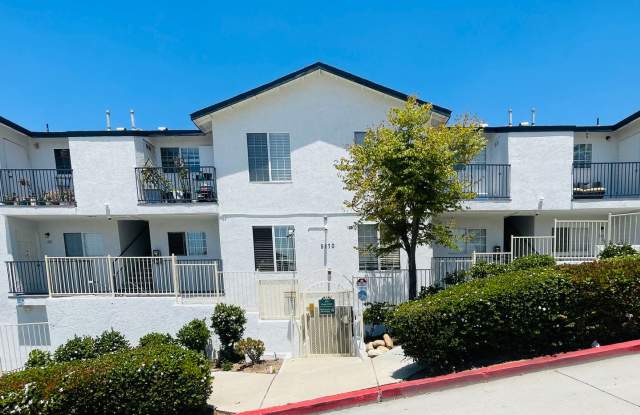 Move in Discount $1000 Off First Month's Rent- Stunning and Newly Remodeled Apartment Home Gallery 1