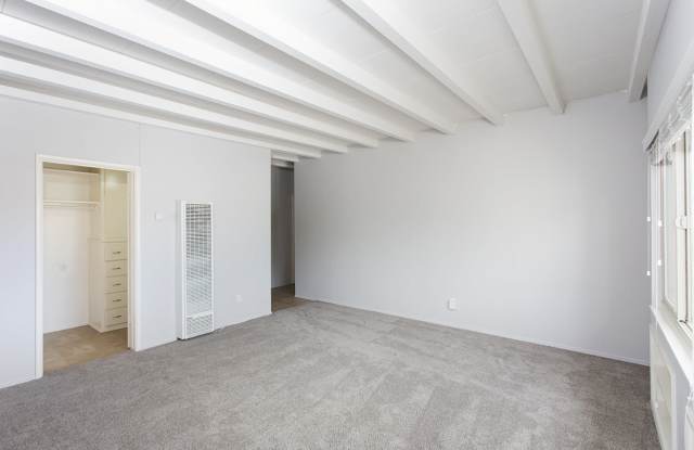 Rare Studio in La Jolla Village with Onsite Laundry and Walk-in Closet photos photos