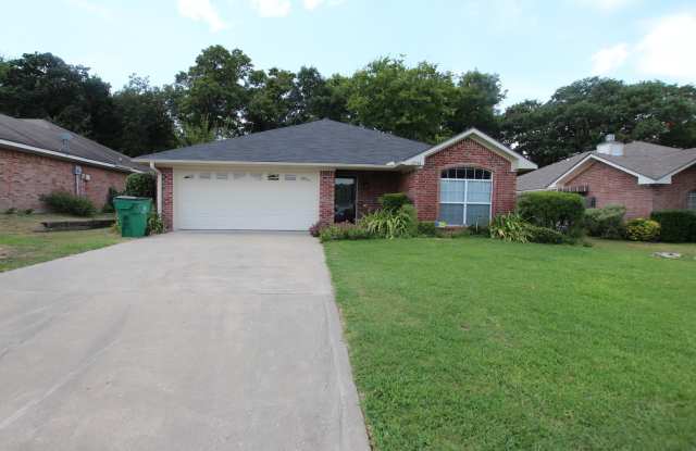 Charming 3 Bedroom in Flint! Coming Soon! - 10943 Southern Trace Circle, Smith County, TX 75762