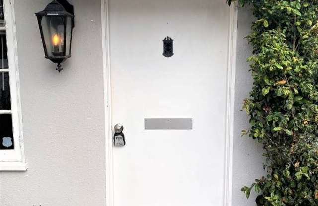 668 Glenneyre St Gallery 3