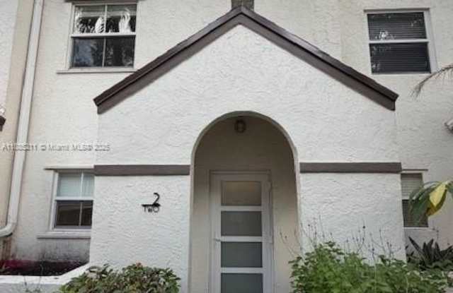 101 NE 8th Ave photos photos