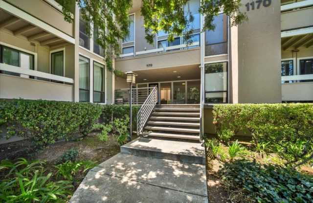 2BR/2BA Marina Point Condo with Private Deck & Amenities Gallery 1
