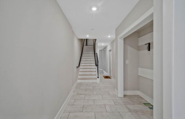 1638 K Street Northeast - 1 Gallery 4