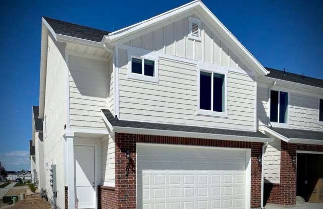 3 bed 2.5 Bath Clean and Move-in Ready photos photos