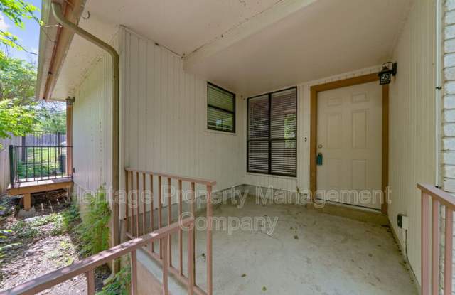 1932 Broken Oak Street Gallery 3