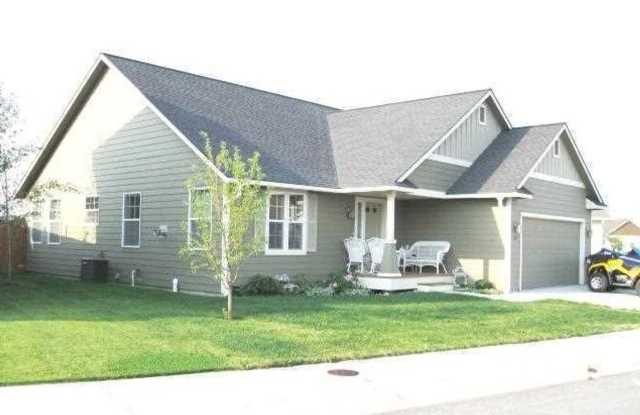 Beautiful 3 Bed, 2 Bath Home in a Fantastic Location! - 109 Silverberry Street, Hamilton, MT 59840