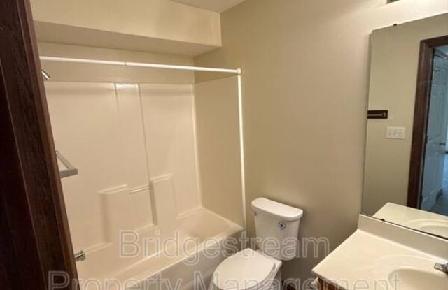 118 Colonial Circle Gallery 3