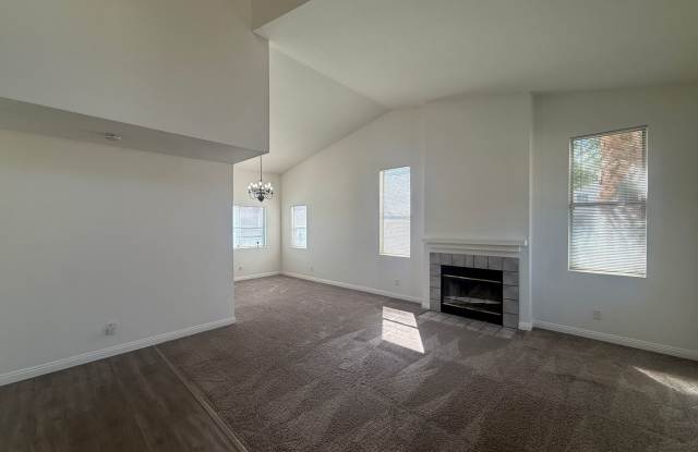 East Palmdale 3 Bedrooms! Gallery 3