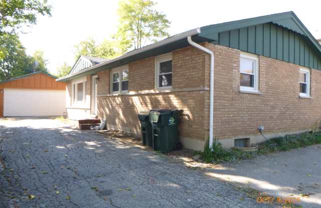 2143 Maple Ave - 2143 Maple Avenue, DuPage County, IL 60516