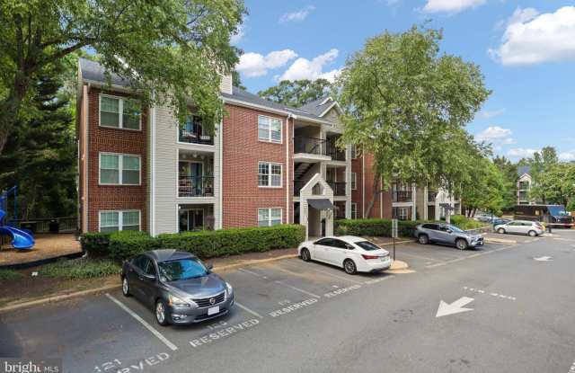 3303 WYNDHAM Circle Gallery 4