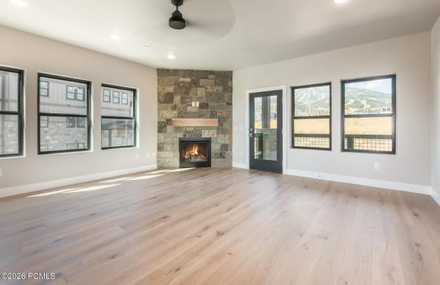 1124 W Vos Circle Gallery 4