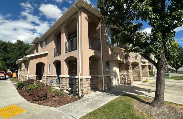 Pleasant Grove Condo | 2 Bed • 2 Bath • Garage • Community Pool Gallery 3