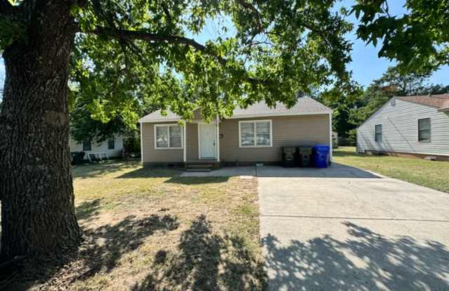 2 bedroom in Norman Schools, No carpet, fridge and gas stove! photos photos
