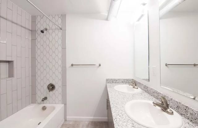 Georgian Oaks - Senior & Affordable Housing Gallery 1