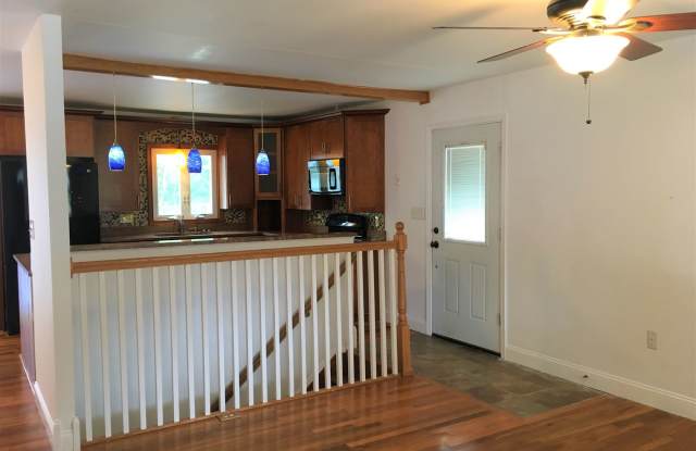 327 Park Hall S Gallery 3