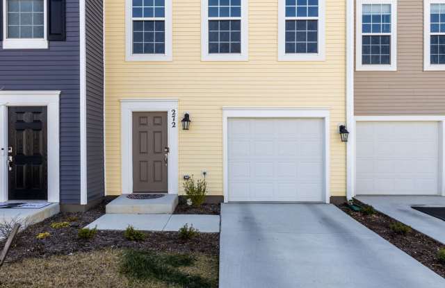 Beautiful, Like New 3 Bedroom Townhome in Waynesboro Available NOW! Gallery 2