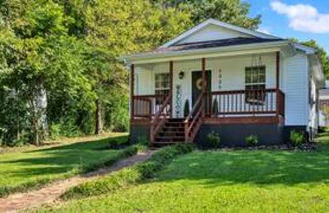 FULLY-FURNISHED ADORABLE COTTAGE-STYLE HOME photos photos FULLY-FURNISHED ADORABLE COTTAGE-STYLE HOME photos photos