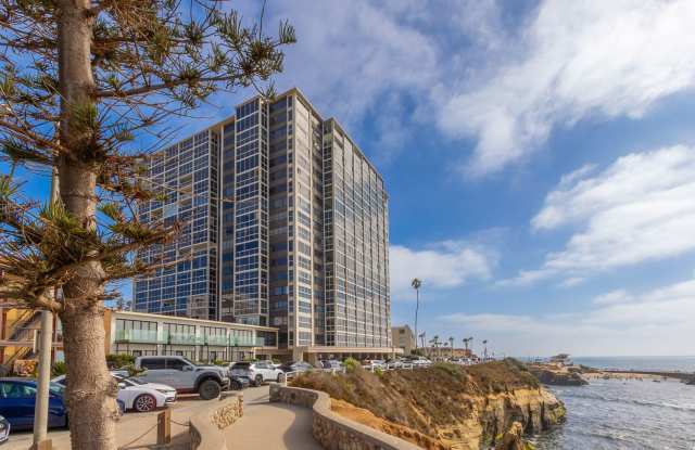 Stunning Oceanfront Living at La Jolla’s Iconic 939 Coast, Fully Furnished! Gallery 1