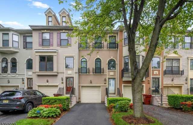 472 Hartford Dr photos photos