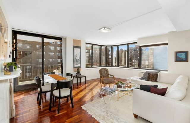 52 East End Avenue - 52 East End Avenue, New York City, NY 10028