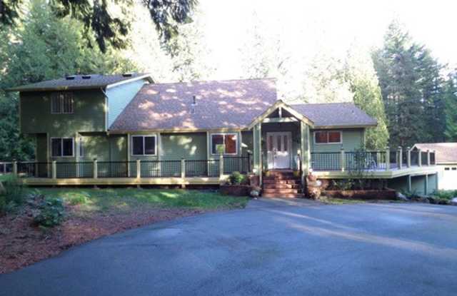 Absolutely Gorgeous 6-Bedroom Home on 5 Acres with Tons of Privacy in Issaquah!! photos photos Absolutely Gorgeous 6-Bedroom Home on 5 Acres with Tons of Privacy in Issaquah!! photos photos