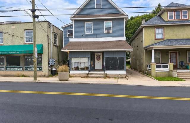 825 Main Street Gallery 1