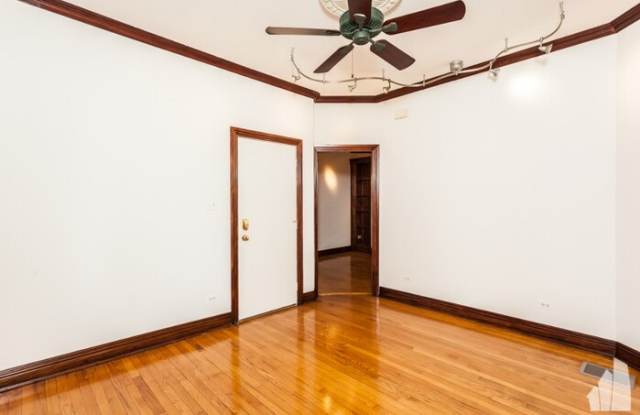 5718 North Glenwood Avenue Gallery 3