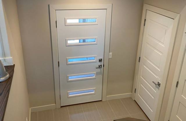 4 BED | 3 BATH | SPLIT FOYER | DOUBLE GARAGE | PET NEGOTIABLE | SUMMERSET Gallery 4
