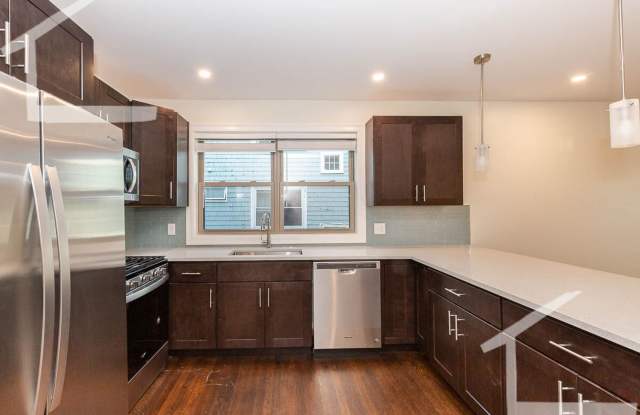 Huge, newer construction pet friendly duplex in Medford! photos photos