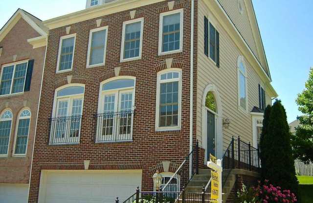 3341 Wilton Crest Court - 3341 Wilton Crest Court, Rose Hill, VA 22310