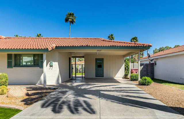 IMMACULATE! Perfectly located in Scottsdale. Gallery 4