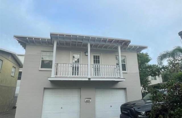 727 1/2 EDGEWATER Drive Gallery 1