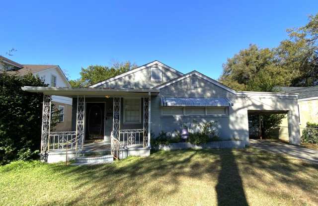 Charming 3 Bedroom, 2 Bath Home minutes from schools, hospitals, and downtown Augusta! photos photos