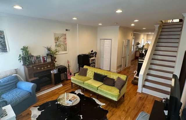 Spacious, Renovated 4BR/2.5BTH w/ HW Floors, A/C, W/D, Yard photos photos