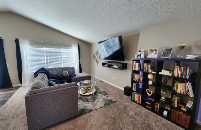 9245 27th Street Northeast photos photos