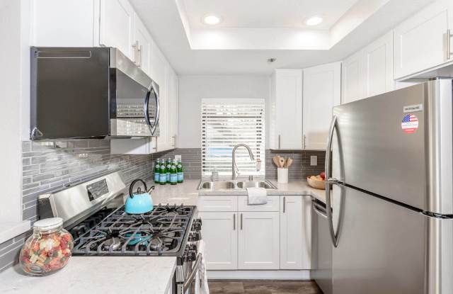 Sendero Huntington Beach Gallery 4