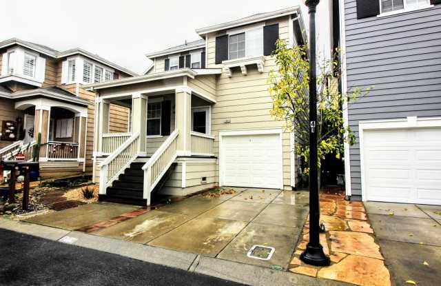 2 Bedroom 2.5 Bath Home in Petaluma - 1053 Warren Drive, Petaluma, CA 94952
